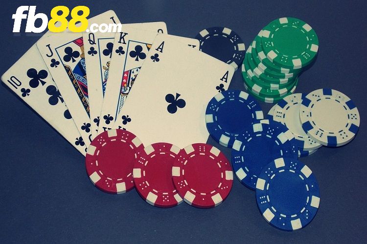 Ghép các lá bài tạo thành các bộ bài có giá trị khác biệt
